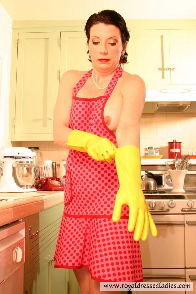 633px x 950px - Lesbian action in the kitchen from R