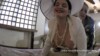 678514927 Blondine